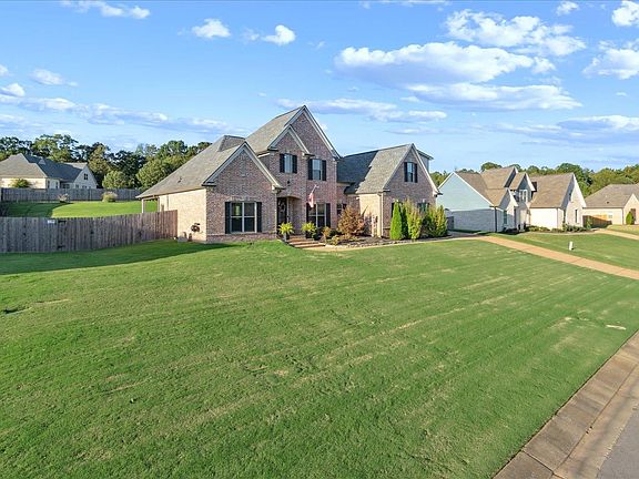 2nd image of 385 Creek Side Dr