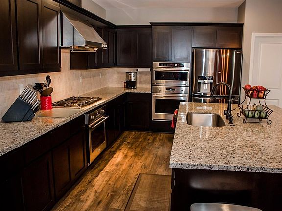 4th image of 219 Ginger St