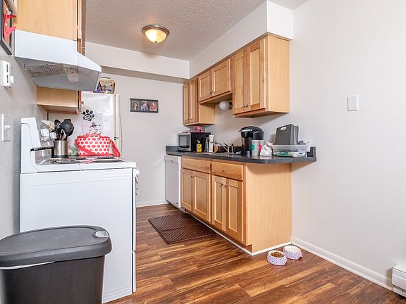 2nd image of 109 Oak Blvd #206