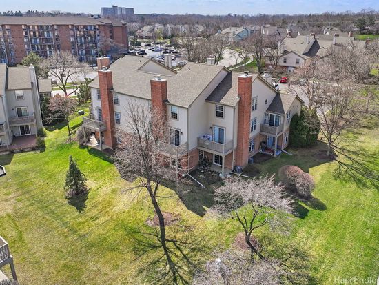 1751 Sleepy Hollow Ct APT 8, Schaumburg, IL 60195