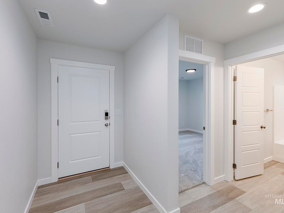 2215 S Border Way, Meridian, ID 83642 | Zillow