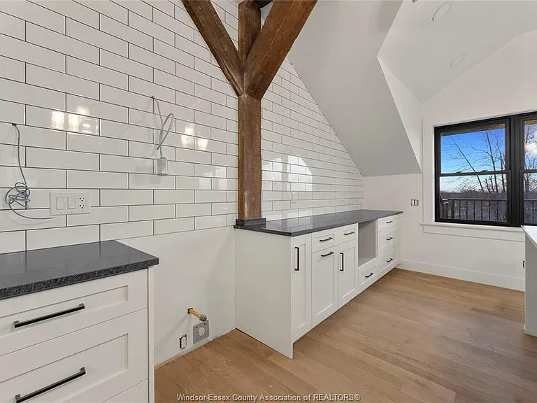 247 Brock St #401 — Photo 9