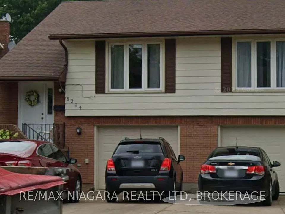 8296 Mundare Cres