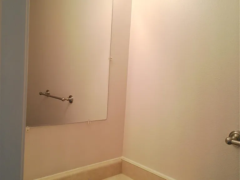 6815 Ravencrest Dr — Photo 5