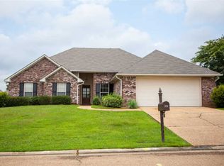 313 Kings Ridge Cir, Brandon, MS 39047