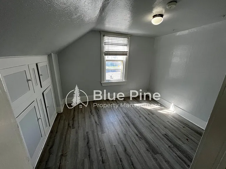 252 N Shilling Ave #4 — Photo 10