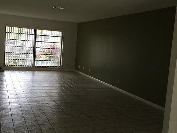 2nd image of 4709 Greentree Cir APT A