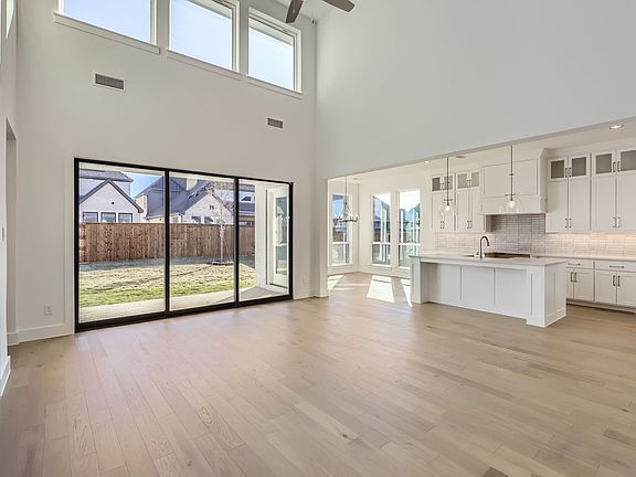 5th image of 4800 Wreath Ln