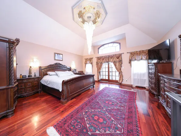 2568 East 2nd Street image 19 of 41