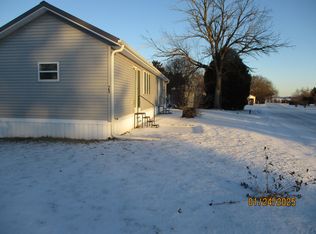 25 Meadowlark Ln, Watertown, WI 53098