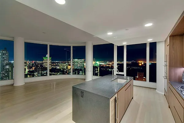 Rented by Bouklis Group | media 43