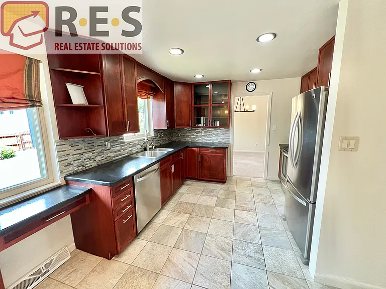 2723 S Otis St — Photo 3