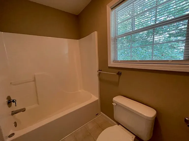 1625 Farmington Dr — Photo 17