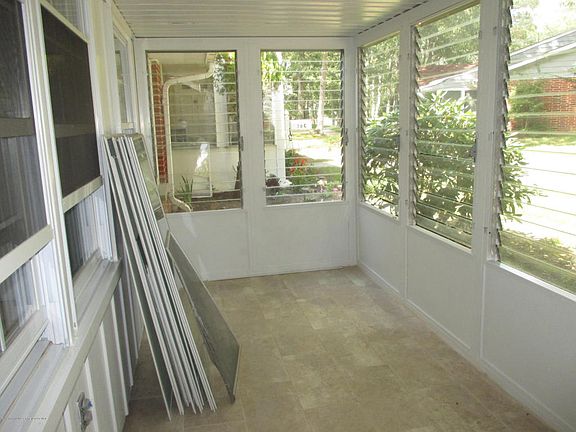 5th image of 36B Cambridge Ct #100B