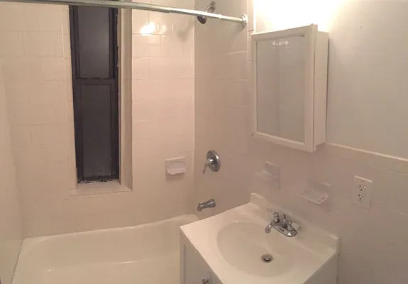 Rented by Your Vanity Realty | media 25