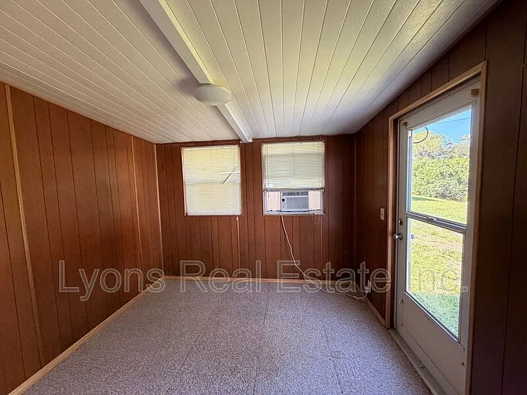 140 Lamplighter Ln — Photo 8
