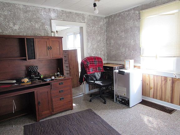 3rd image of 108 18th Ave