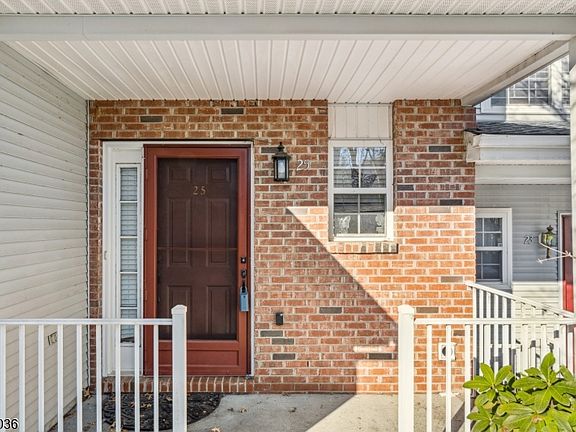 3rd image of 25 Sycamore Way