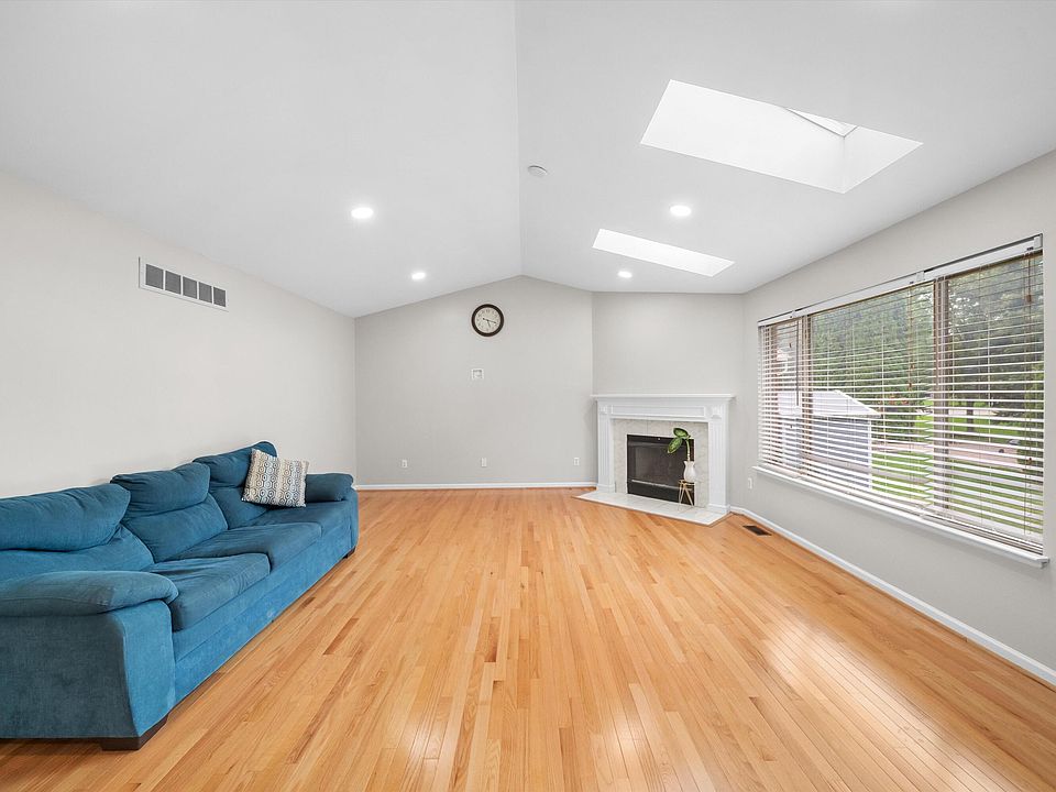 7467 Charrington Dr, photo 20
