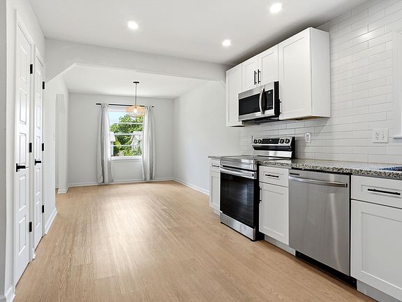 3rd image of 209 Westfork Dr