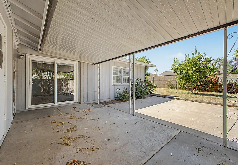 2822 E Willow Ave — Photo 45