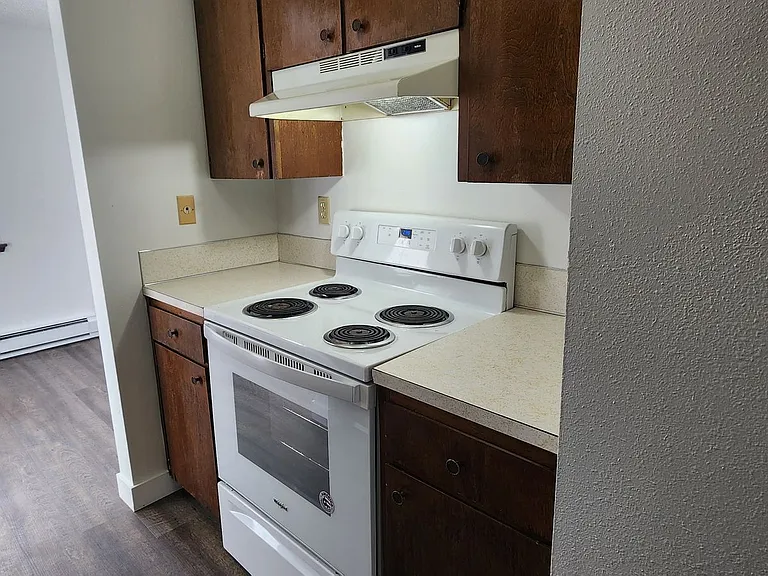 The Deer Park Apartments! — Photo 18