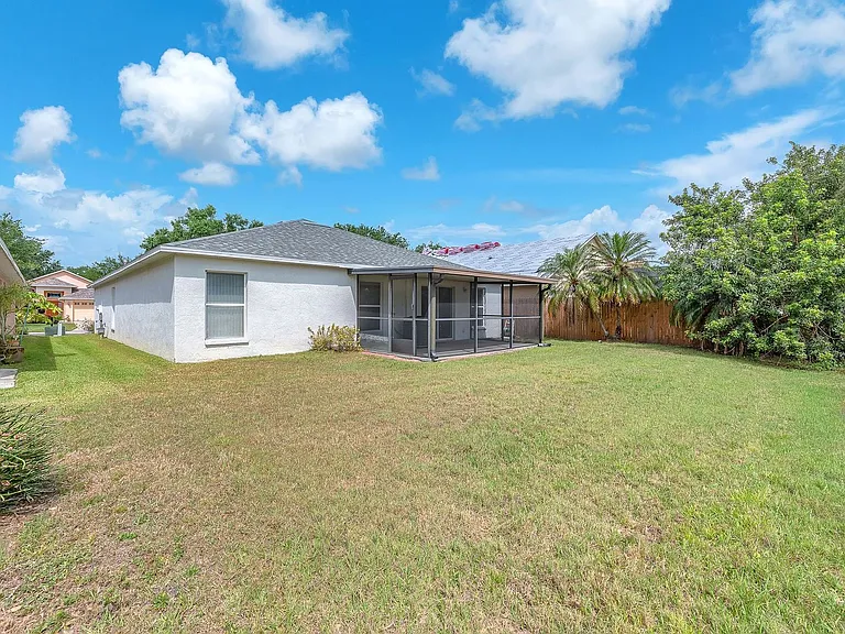 6760 Waterton Dr — Photo 17
