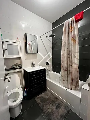 Rented by Yaffa Realty LLC | media 10