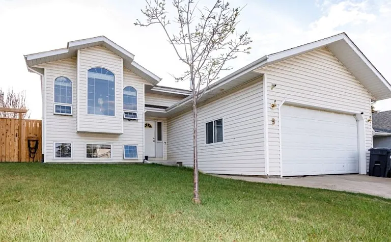 9 Parson Dr — Photo 1