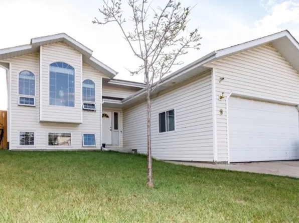 9 Parson Dr, Sylvan Lake, AB T4S 1K4