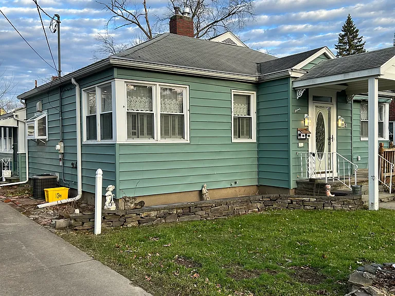 74 Matthews St — Photo 3