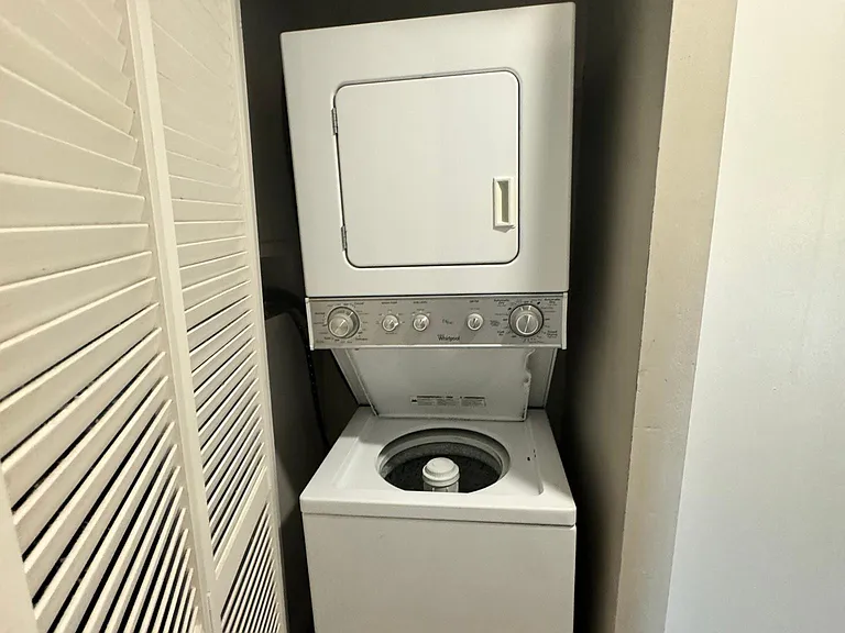 540 NE 45th St #11 — Photo 7