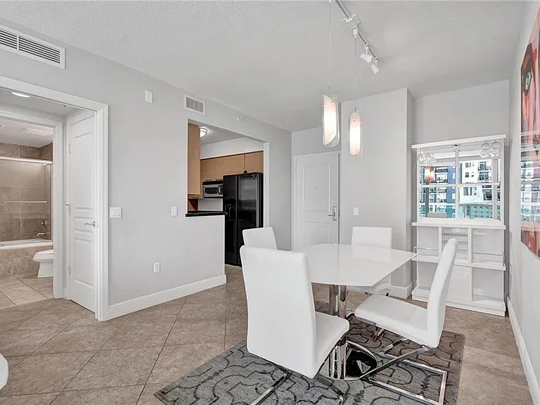 350 SE 2nd St #1720 — Photo 19