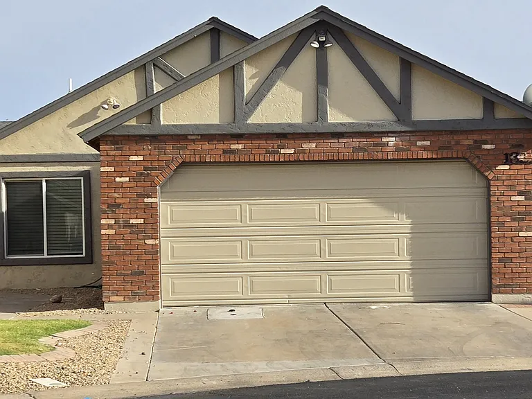 1321 W Boxelder Ct — Photo 1