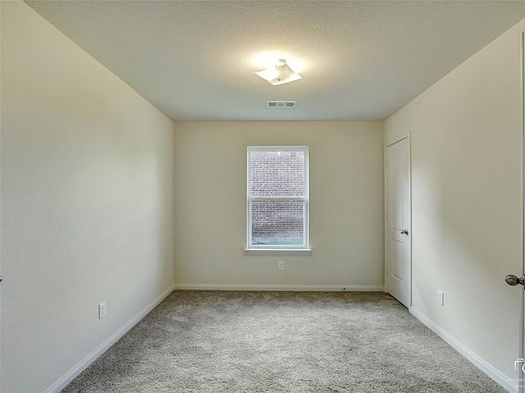 5th image of 339 Magnolia Dr