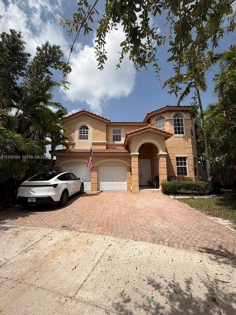 Doral Isles North Sec One — Photo 1