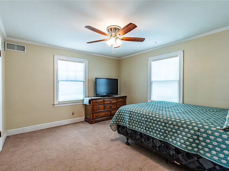 58 Fairview Cres — Photo 31