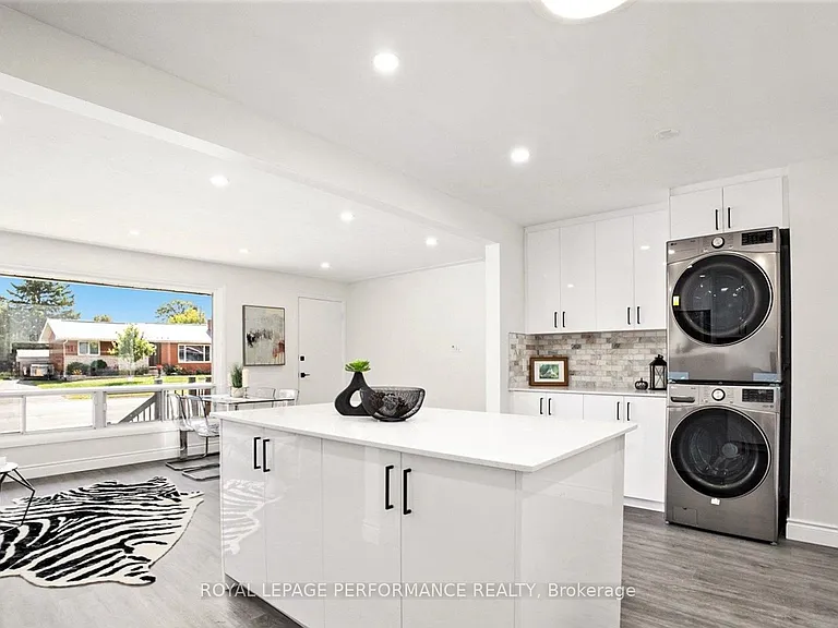 33 Majestic Dr — Photo 10