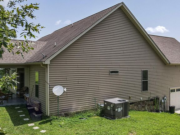 5th image of 196 Orrie Moss Ct SE
