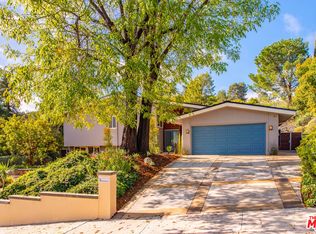 21820 Ulmus Dr, Woodland Hills, CA 91364