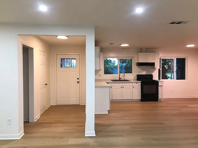 13408 Glenoaks Blvd — Photo 29