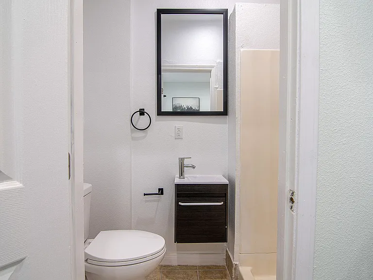 Michigan Avenue Apartments — Photo 44