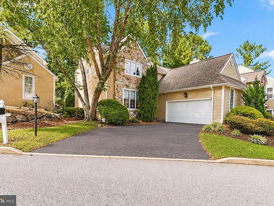 1st image of 53 Bridle Way