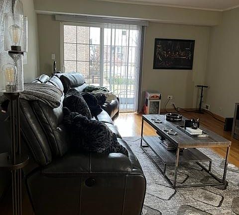 4th image of 1521 N Windsor Dr APT 214