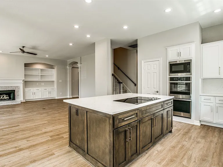1270 Lakeway Dr — Photo 15