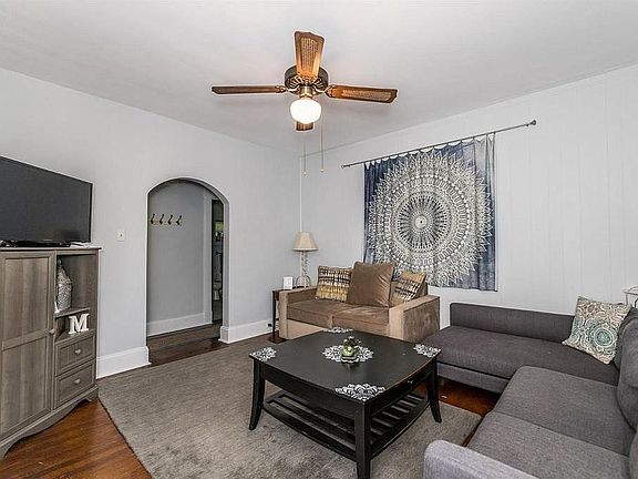 4th image of 3738 Andrew Ave