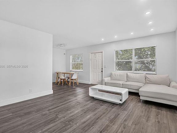 3rd image of 2100 Diana Dr APT 310