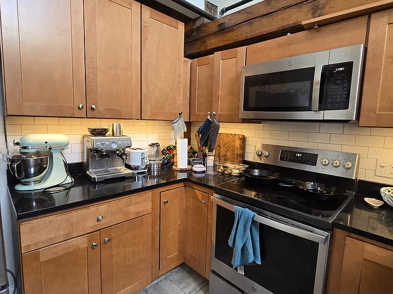 130 W Canal St #K — Photo 15
