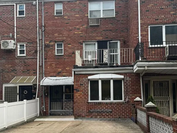 62-56 71st St #1, Middle Village, NY 11379