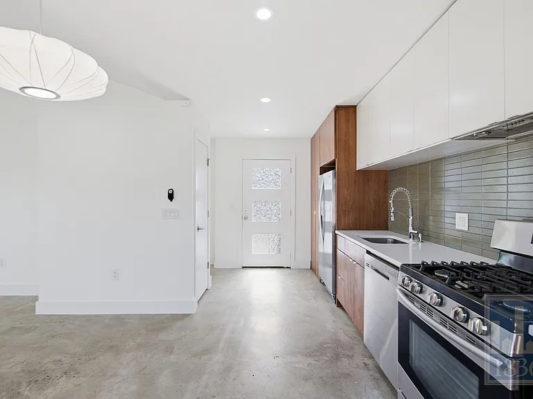 1805 Tillery St — Photo 9